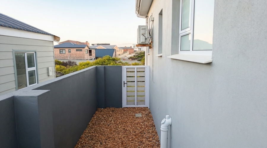 4 Bedroom Property for Sale in Oceanview Heights Western Cape